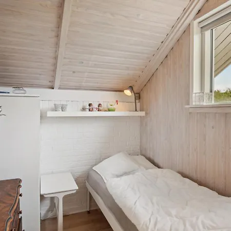 3 Bedroom Cozy In Logstor Løgsted