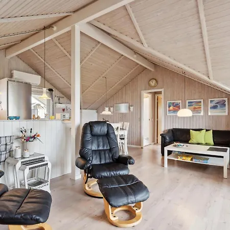 3 Bedroom Cozy In Logstor Hébergement de vacances