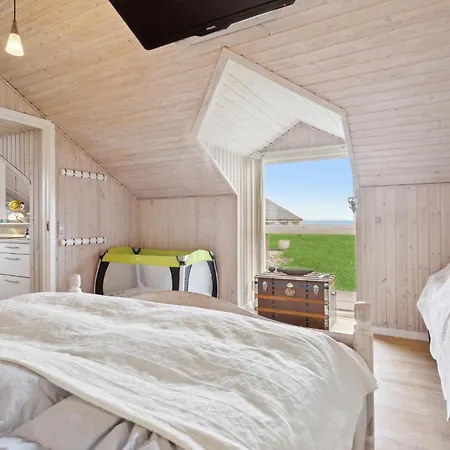 3 Bedroom Cozy In Logstor * Løgsted